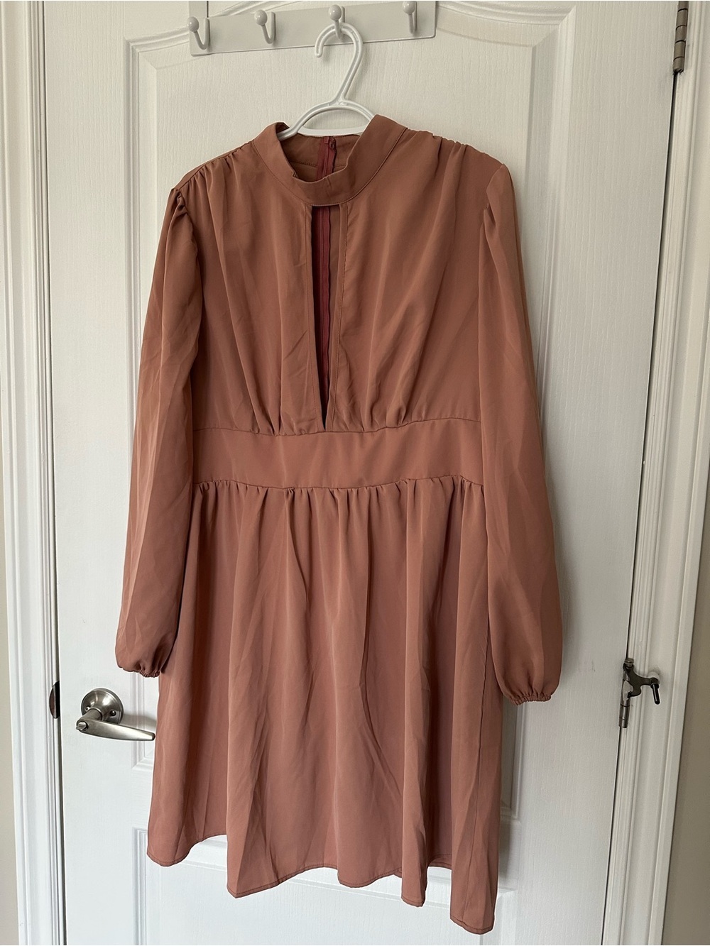 🔥 2/$15 Women’s Mock Neck Cutout Long Sleeve Flowy Chiffon Dress Dusty Rose